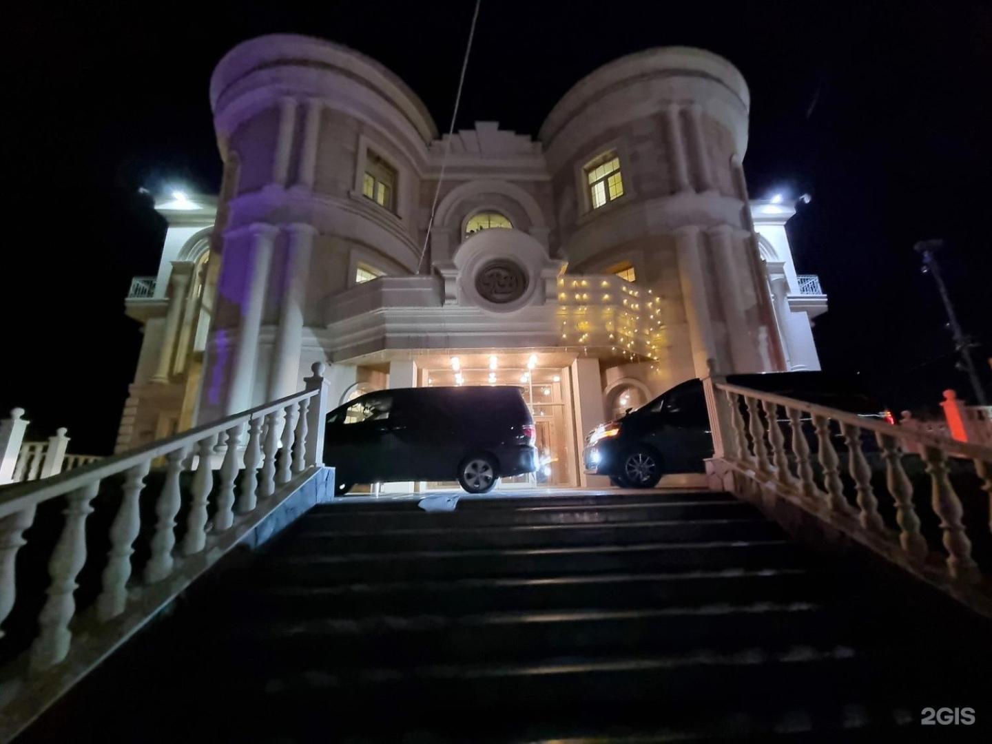 Royal Bv Hotel Öskemen Buitenkant foto