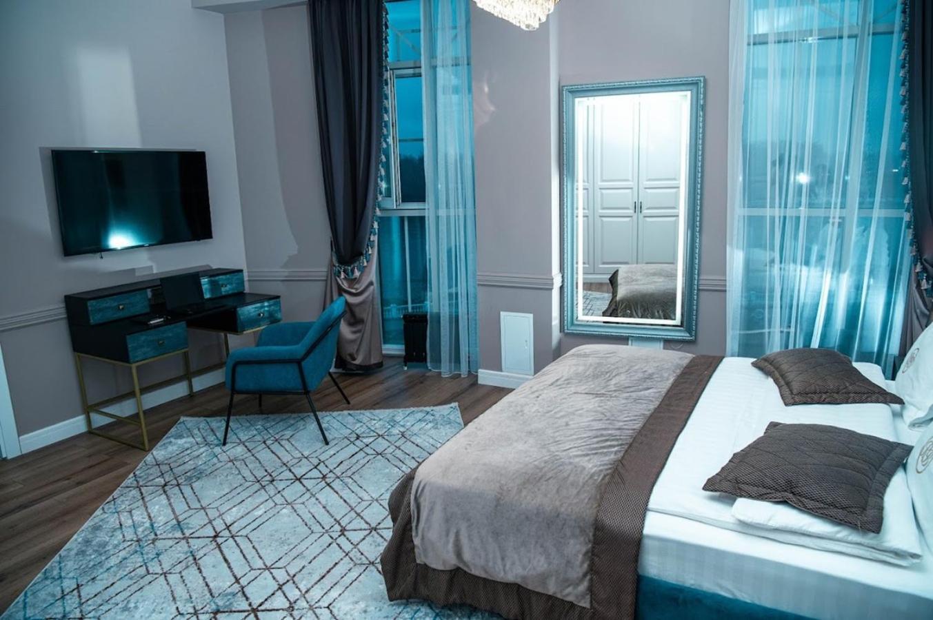 Royal Bv Hotel Öskemen Buitenkant foto