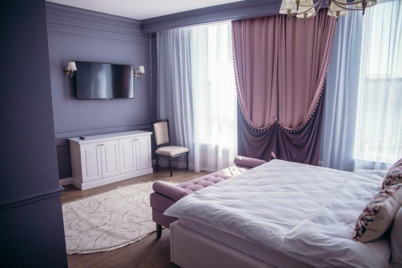 Royal Bv Hotel Öskemen Buitenkant foto
