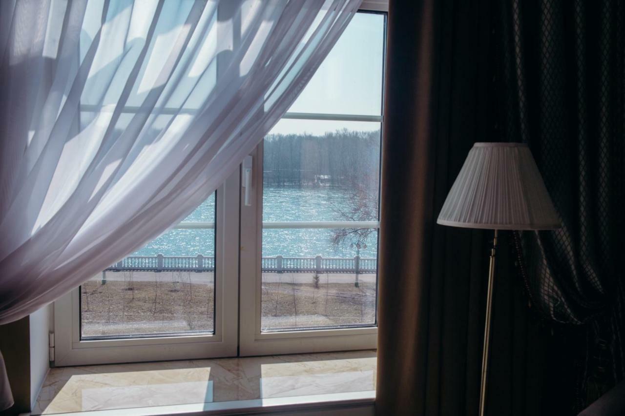 Royal Bv Hotel Öskemen Buitenkant foto